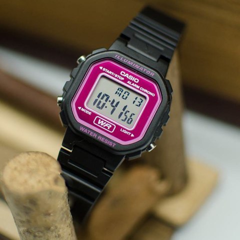 ZEGAREK DZIECIĘCY CASIO LA-20WH-4ADF + BOX Casio