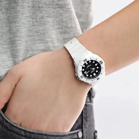 ZEGAREK DAMSKI CASIO LRW-200H 1EV (zd557c) + BOX Casio