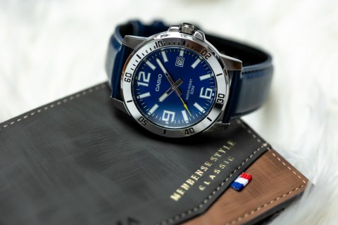 ZEGAREK MĘSKI CASIO MTP-VD01L-2BV (zd169a) + BOX Casio